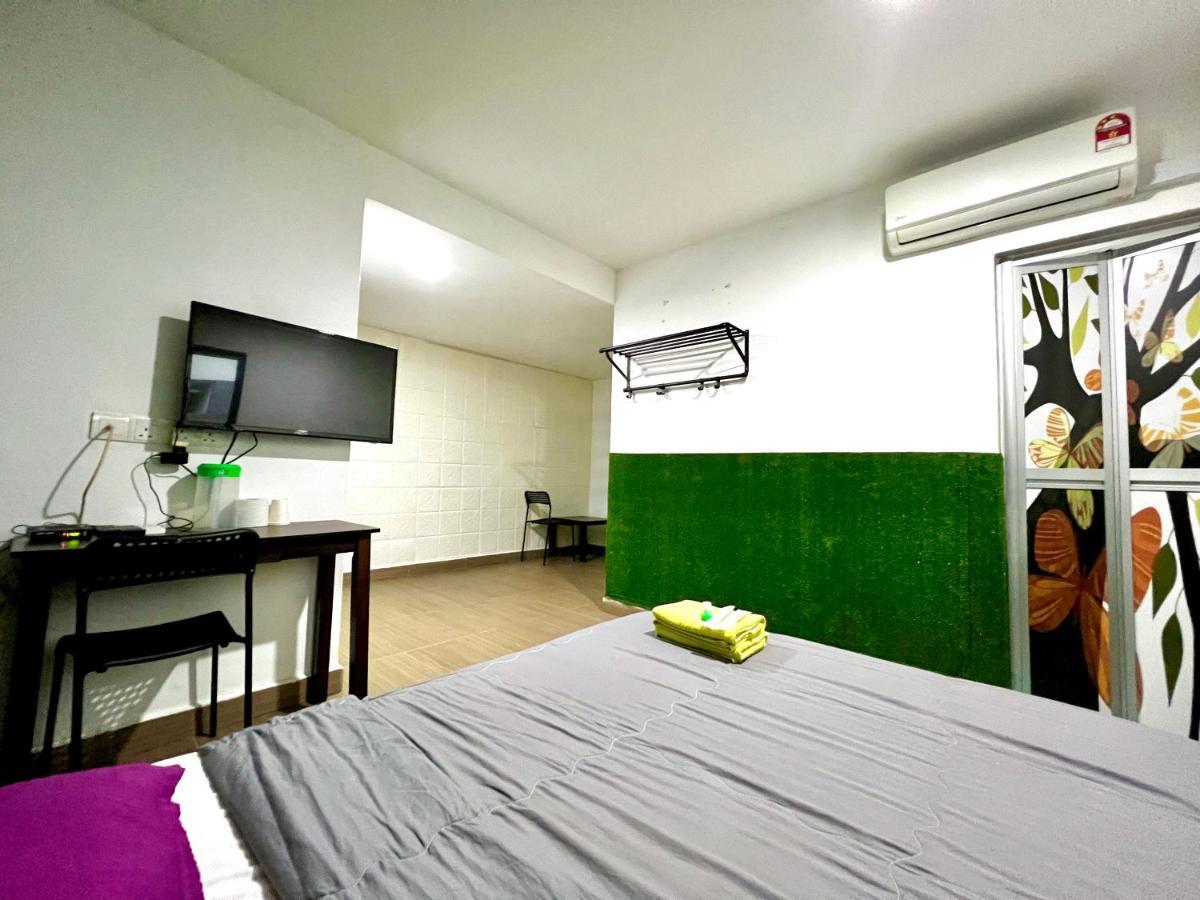 Homestay 55 Джохор-Бару Экстерьер фото